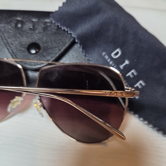 DIFF Women's Aviator Sunglasses - Pink Gradient - Picture 2 of 3